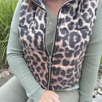 Doudoune courte sans manches motif léopard
